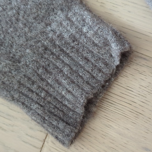 Aritzia The Group Baton Nandini Sweater Cross Front Size Medium Brown/Taupe - Picture 5 of 12